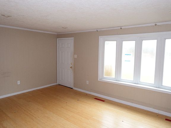 2nd image of 43837 Palamino Dr