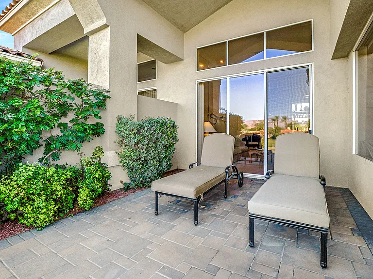 496 Desert Holly Dr — Photo 26