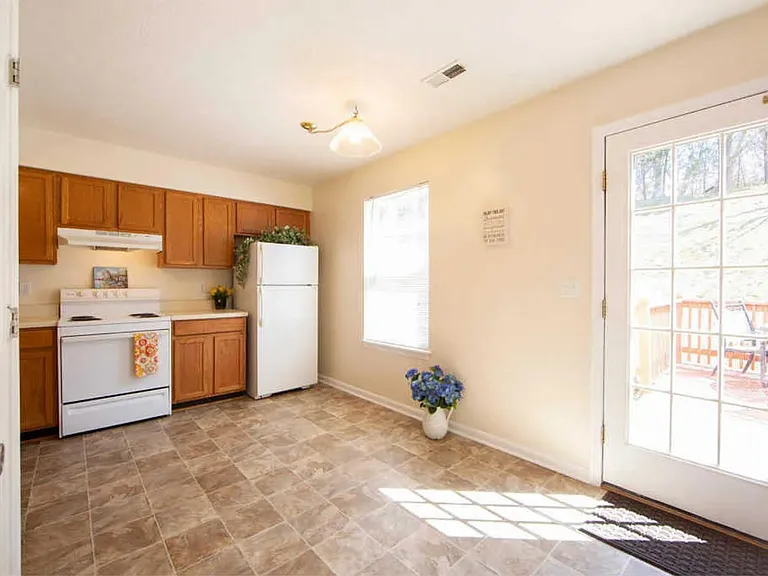 511 Ridgefield Ave — Photo 6