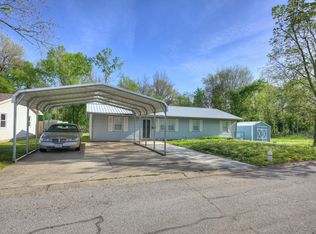924 Riverside Dr, Neosho, MO 64850