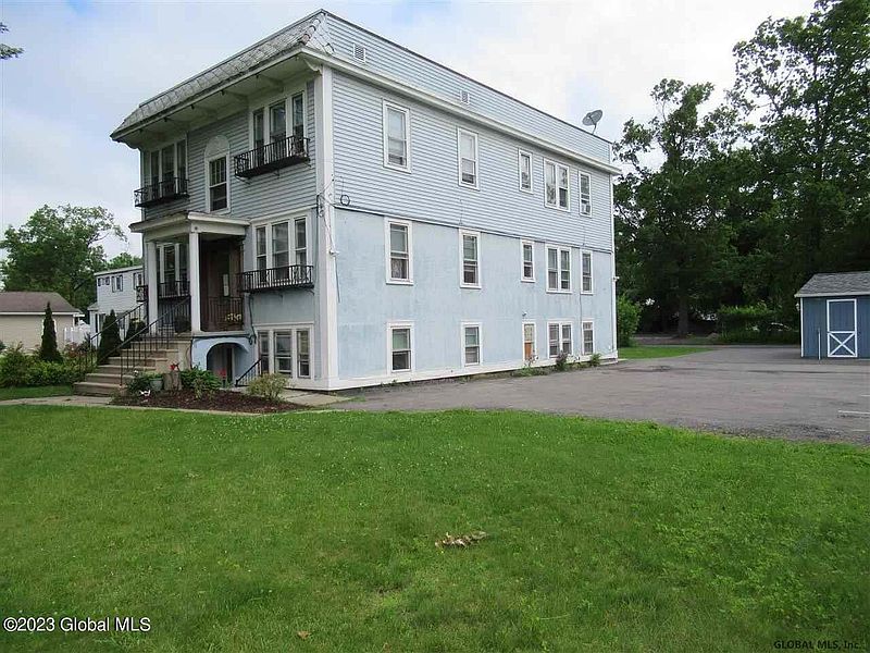 4th image of 320 Meriline Avenue