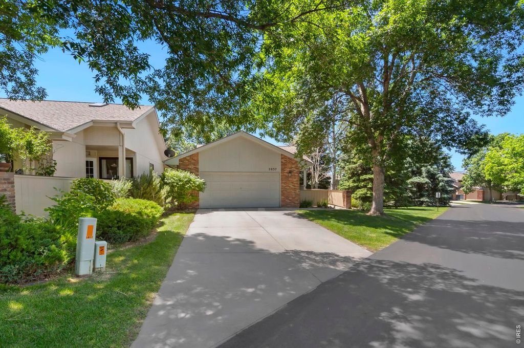 2037 Adriel Dr