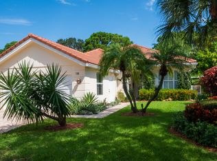118 Lost Bridge Dr, Palm Beach Gardens, FL 33410