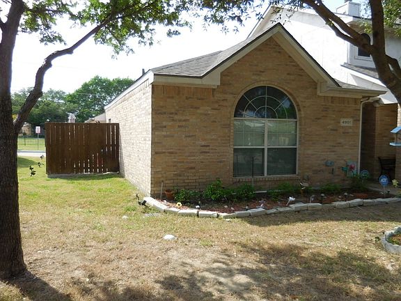 3rd image of 4901 Las Lomas Dr
