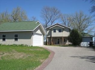 834 Shorewood Dr, Detroit Lakes, MN 56501