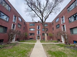 2623 Central St APT 2E, Evanston, IL 60201