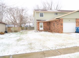752-754 Stratford Dr E, Bourbonnais, IL 60914