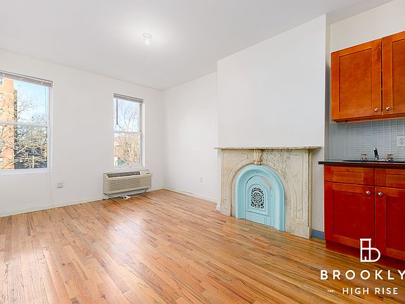 3rd image of 444 Lafayette Ave #3R
