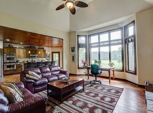 5015 Gilkeson Rd, Waunakee, WI 53597