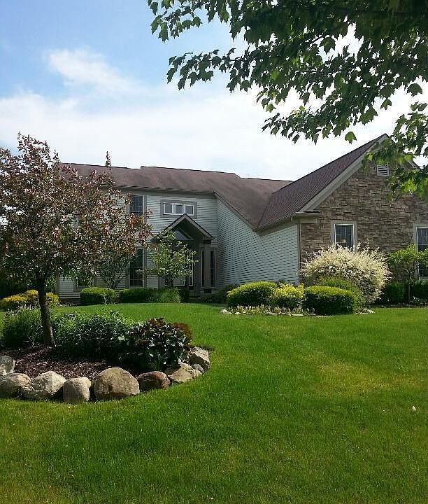 1st image of 210 Kingston Dr