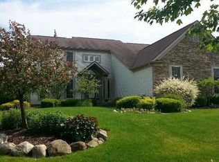 210 Kingston Dr, Aurora, OH 44202