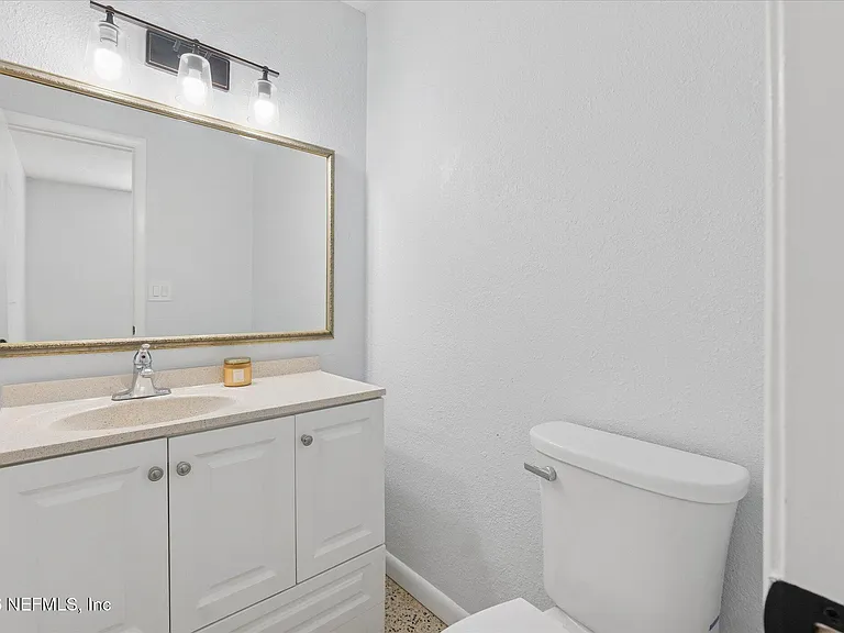 863 Westgate Dr — Photo 31
