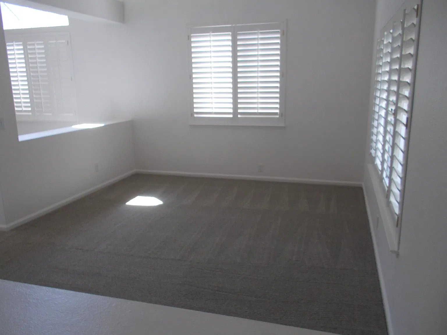 3 bed, 1708 sqft, $2,950 — Photo 2