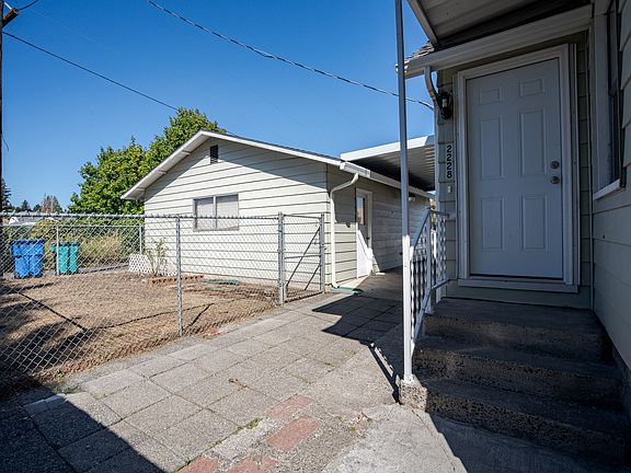 2nd image of 2226 E 8th St #2228