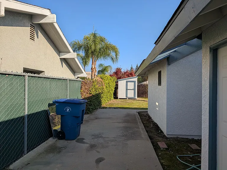 1757 Douglas Ave — Photo 20