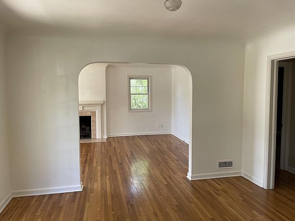 3rd image of 1547 E Hollywood Ave