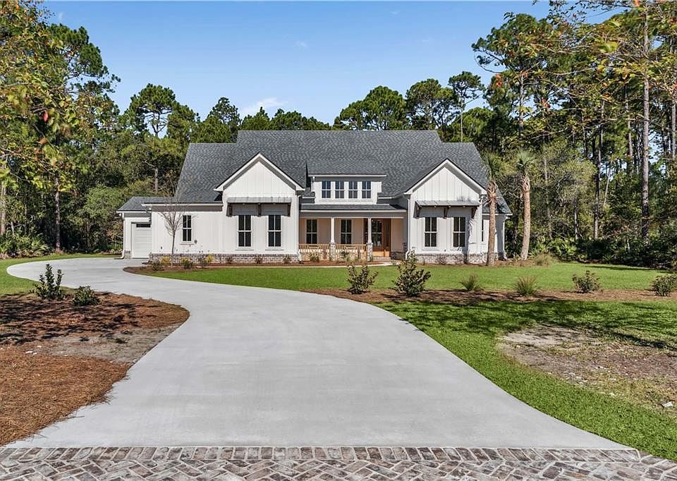1st image of 112 Clubhouse Cir