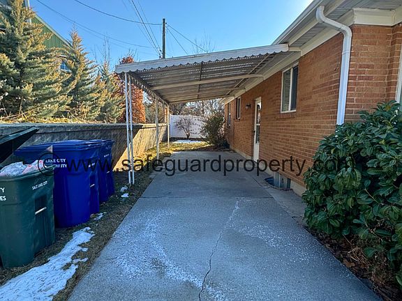 3rd image of 1308 E Wilson Ave