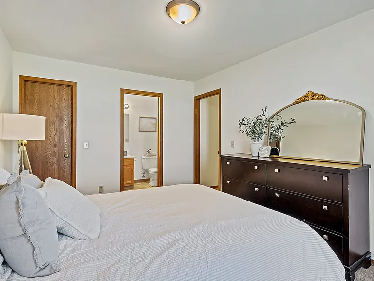 Brookmeadow Apartments — Photo 17