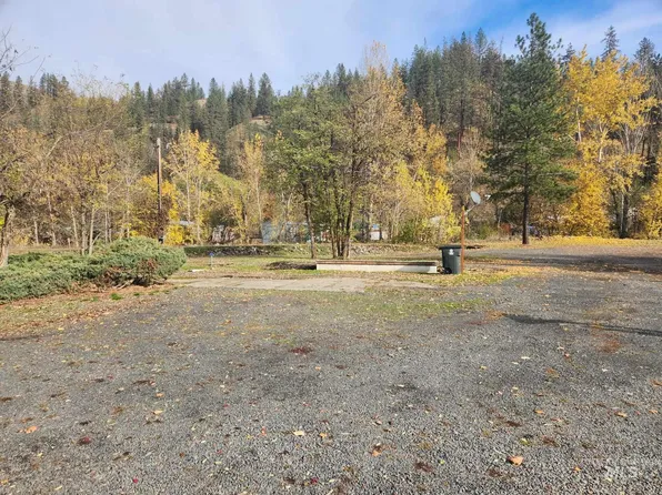 305 N Main St, Peck, ID 83545