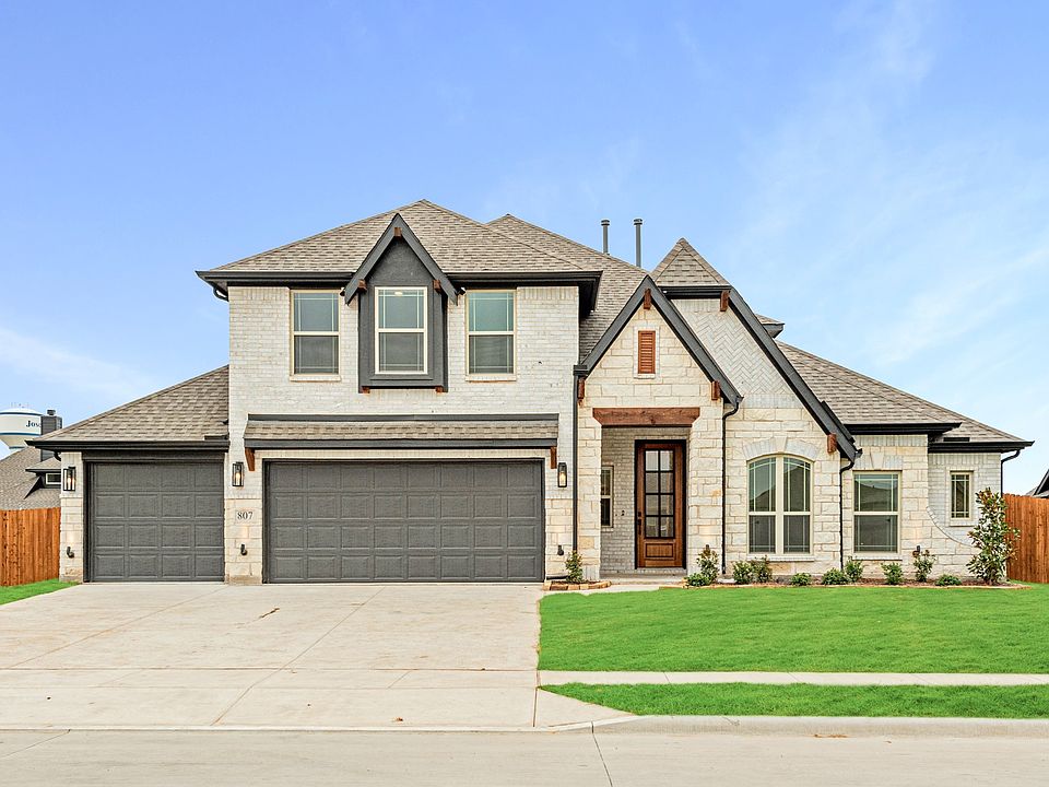 1st image of 807 Driftwood Ln