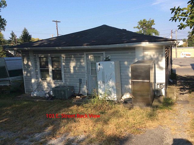 2nd image of 103 East Ct