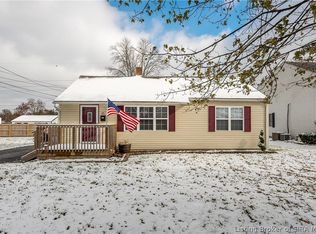 69 Park Dr, Scottsburg, IN