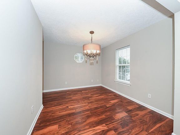 3rd image of 1734 Lucille Ln