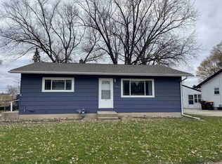 1007 Colonial Dr, Machesney Park, IL 61115