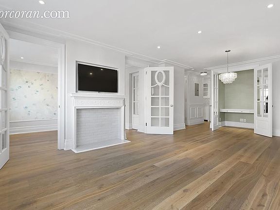 2nd image of 32 Gramercy Park S APT 10H