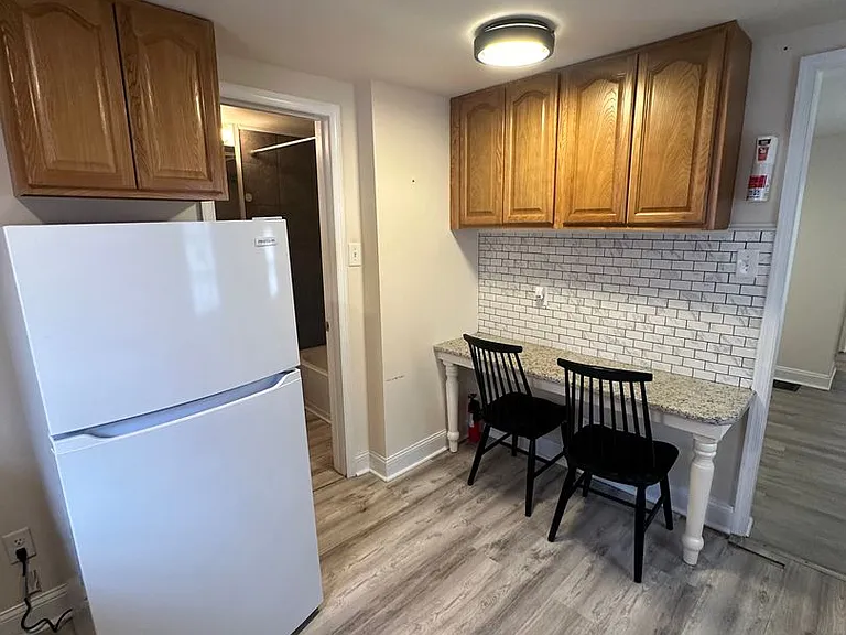 448 Vernon St — Photo 5