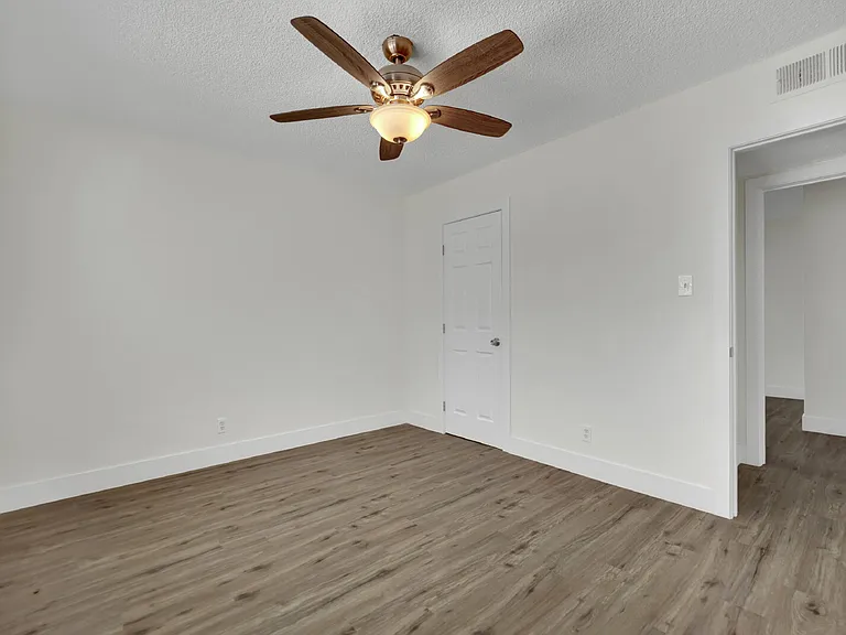 1304 Rexford Pl — Photo 42