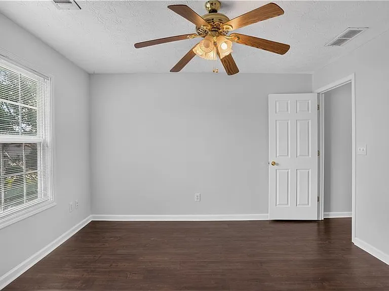 325 Shadowbrooke Cir — Photo 19