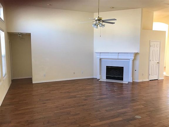 4th image of 4413 Jenkins Dr