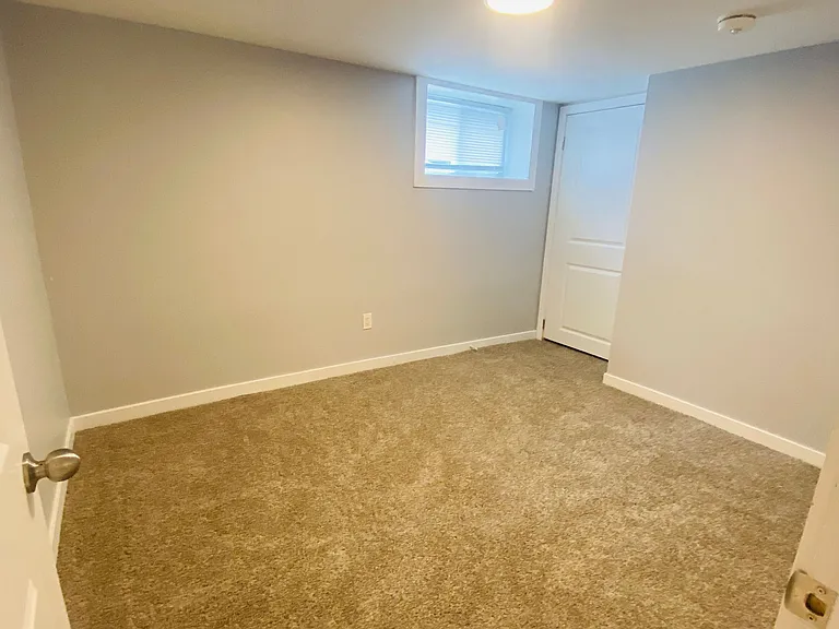 57 Hoover Cres — Photo 10