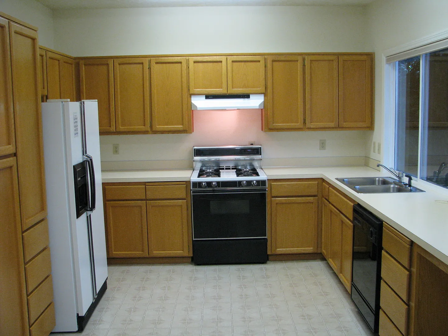 Spacious West Salem Three Bedroom Split Level — Photo 2