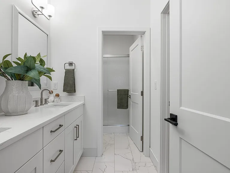 2318 E Ringneck St — Photo 46