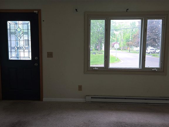 5th image of 720 N Rogers Ave