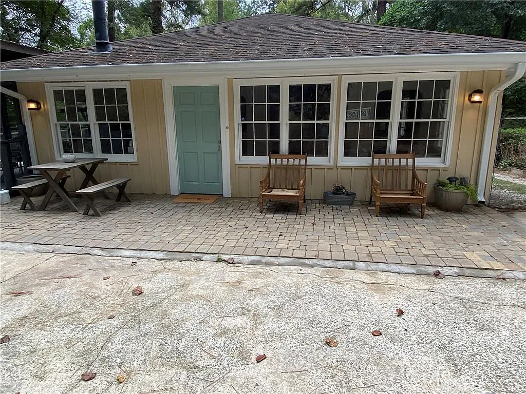 3 bed, 3.0 bath, 2312 sqft, $5,000 — Photo 1