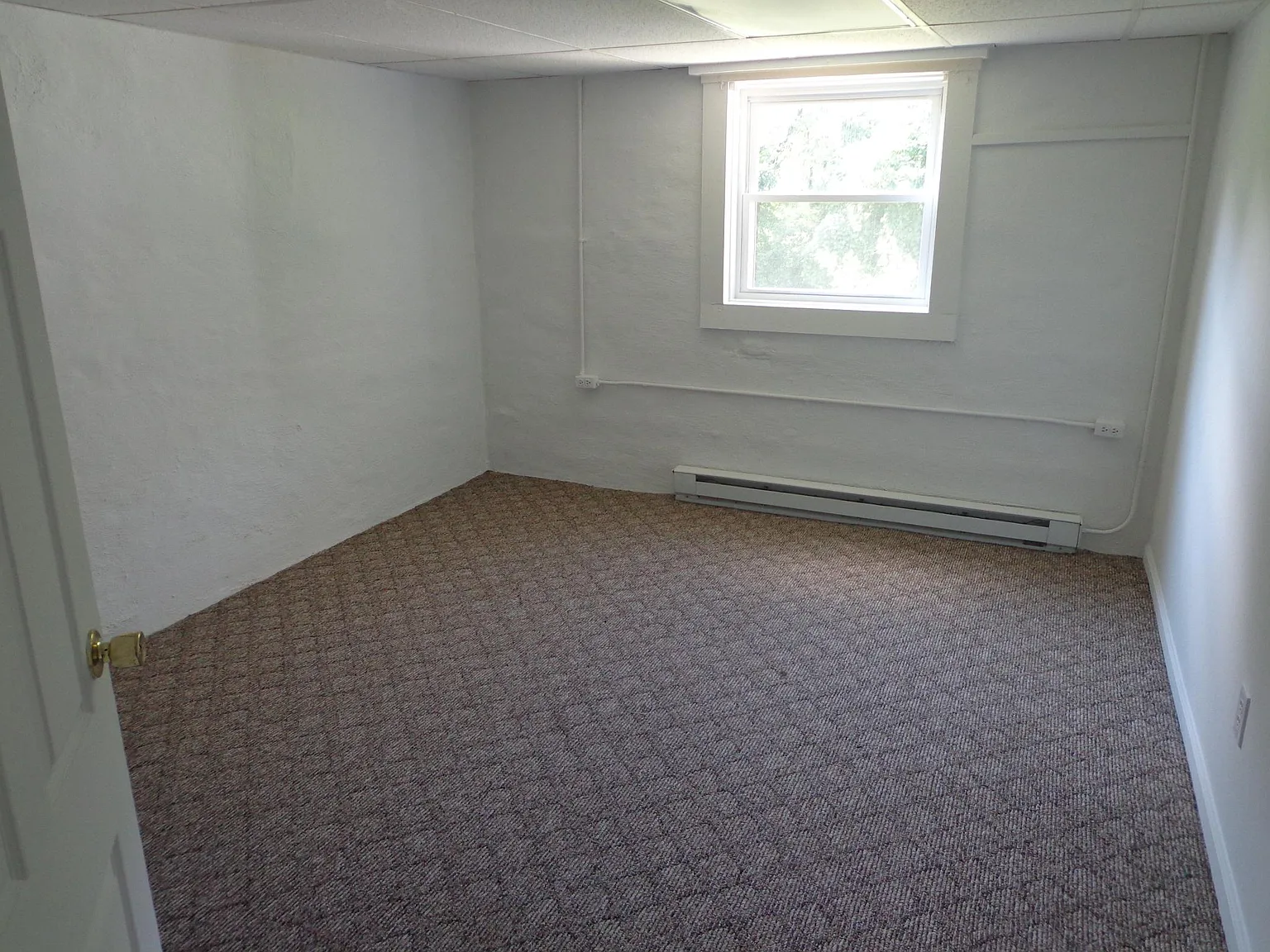 3 bed, 1400 sqft, $1,500 — Photo 4