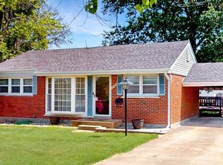 1020 Saint Patrice Ln, Florissant, MO 63031