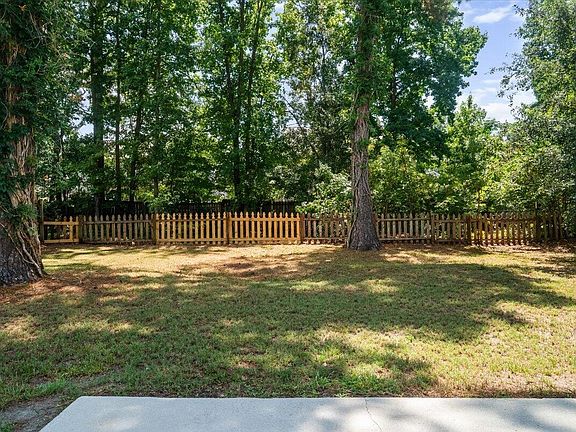3rd image of 667 Ponderosa Dr