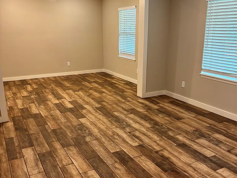 8049 Forest Hills Dr — Photo 13