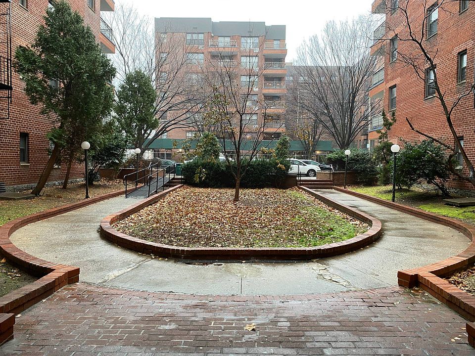 2nd image of 1200 E 53rd St APT 4X
