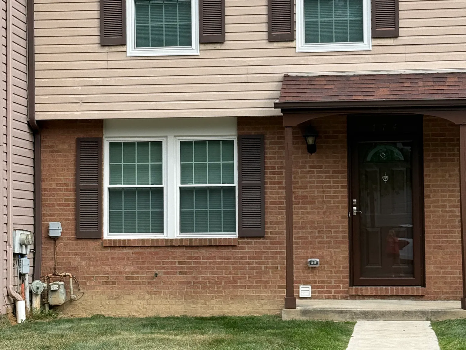 3 bed, 1.5 bath, 1240 sqft, $1,900 — Photo 2