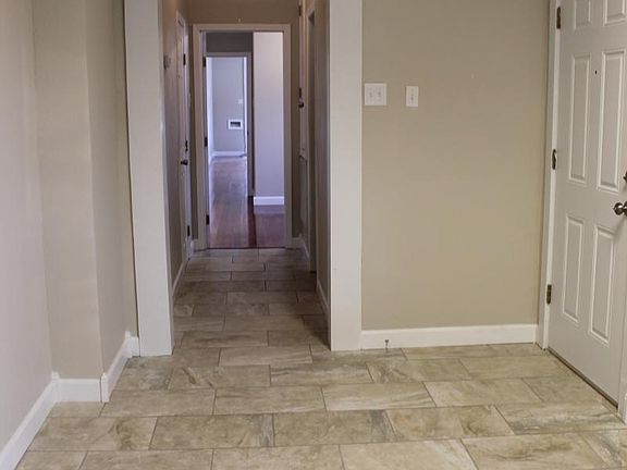 Hall/kitchen