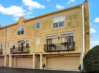 921 Junction Pl, Indianapolis, IN 46220