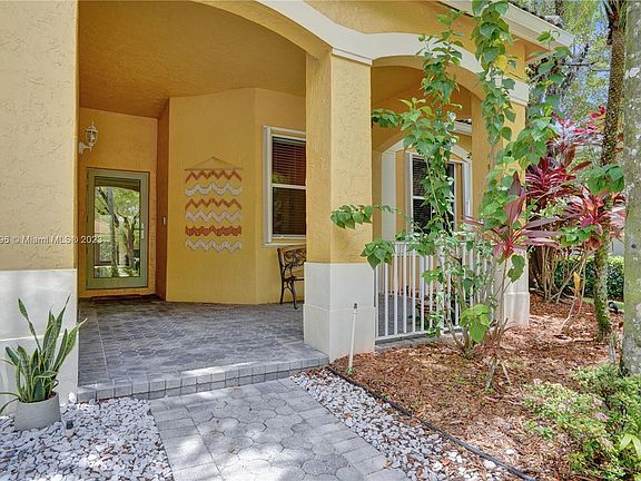 4th image of 959 Lavender Cir