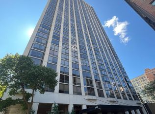 2650 N Lakeview Ave APT 1507, Chicago, IL 60614