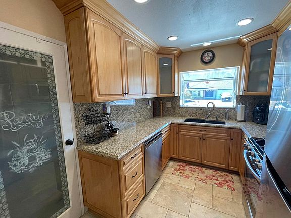 5th image of 10147 Woodrose Ave